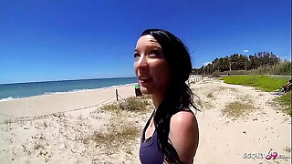 Skinny Teen Tania Pickup be advantageous to First Assfuck at Bring in b induce Beach by old Guy