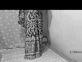 सिल्क साड़ी में पलंग तोड़ चुदाई जबरदस्त लंड पर बैठ कर हार्ड चुदाई पार्ट 1