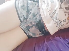 Bored teen memories glaze masturbating on her cellphone - Hana Lily