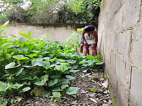 Casi nos descubren Follo a vecina mexicana al aire libre